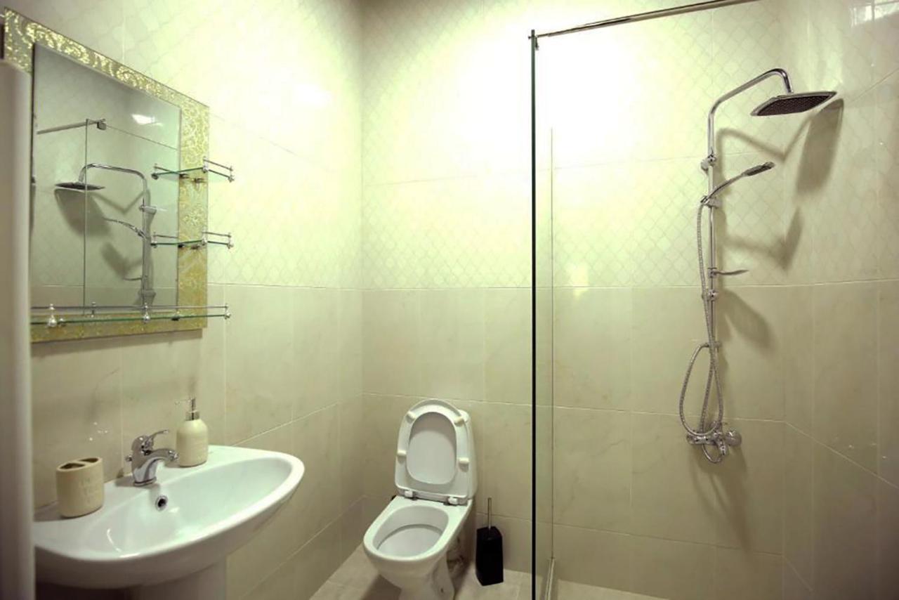 Nickos Hotel Кутаїсі Екстер'єр фото
